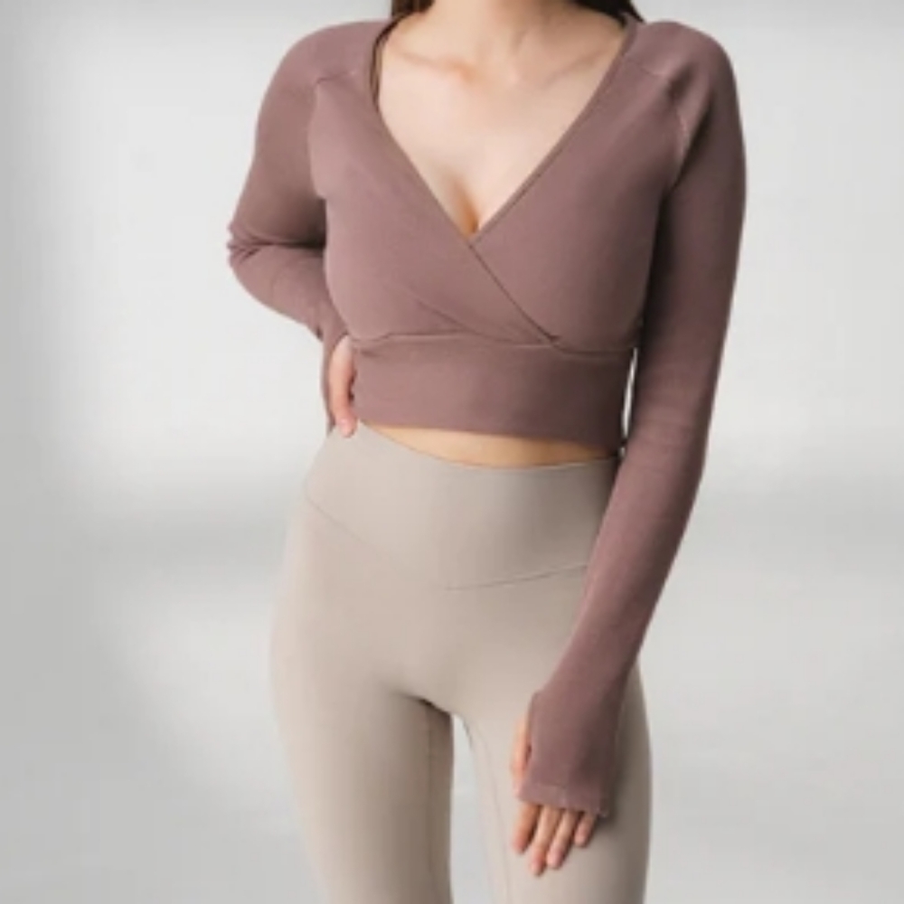New with tag women's seamless infinity wrap crop top size M. BALANCE Athletica